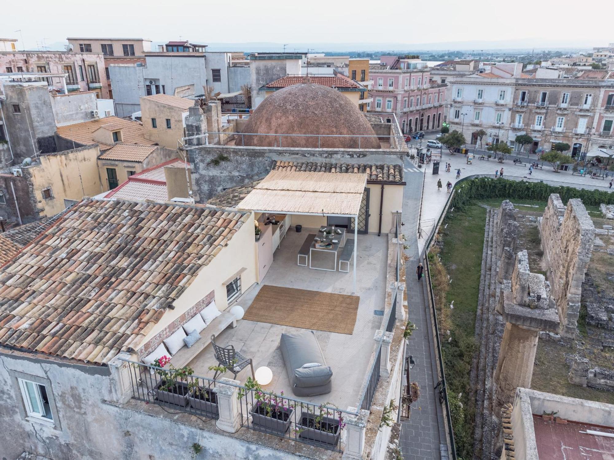 شقة Alma Maris Terrazza Al Tempio By Bed&Bros سيراكوزا المظهر الخارجي الصورة