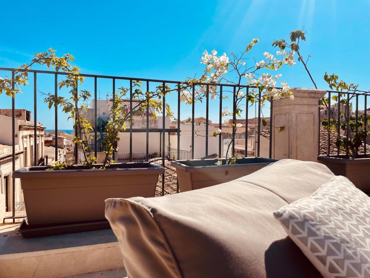 شقة Alma Maris Terrazza Al Tempio By Bed&Bros سيراكوزا المظهر الخارجي الصورة